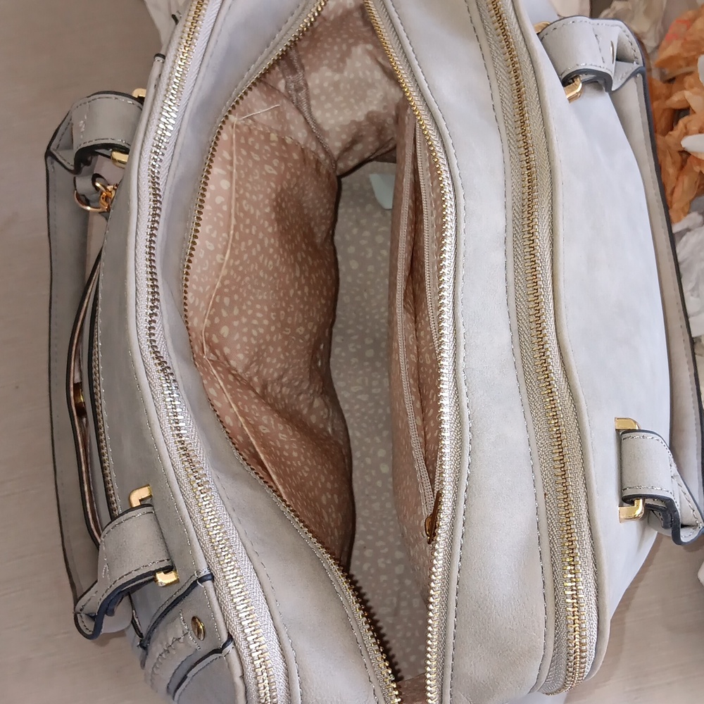 Gray Shoulder Bag - Picture 7 of 9